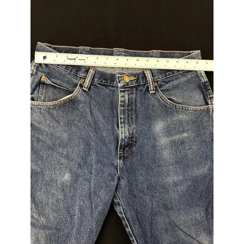 Wrangler Jeans Mens 34x30 Blue Medium Wash Regular Fit Straight Denim Pockets